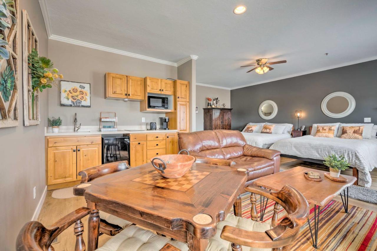 Large, Cozy Midway Studio With Mountain Views! Экстерьер фото